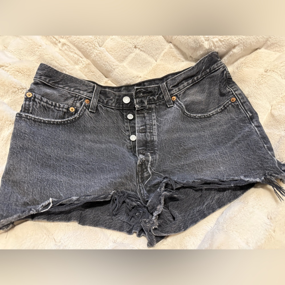 Levi's 501 women’s black shorts
